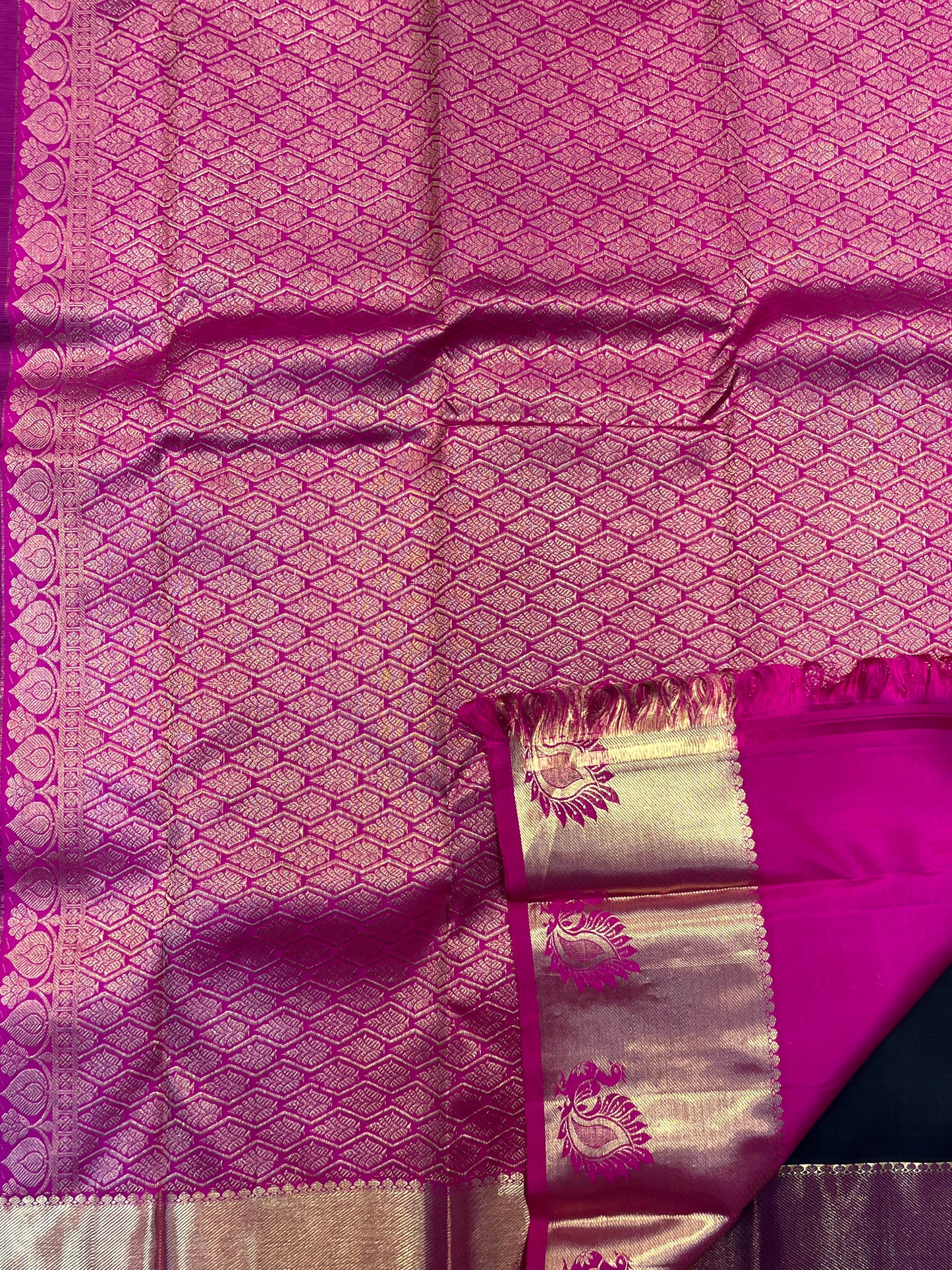 Kanchipuram Handloom Pure Silk Black Saree - Sai Varun SIlks