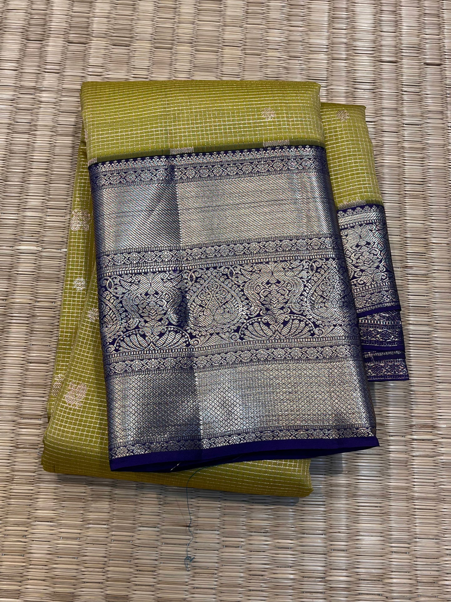 Handloom Silk Lemon Yellow WIth Blue Border saree - Sai Varun SIlks