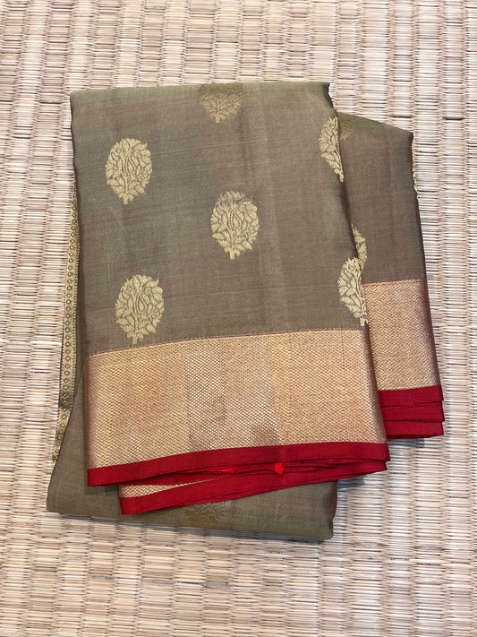Light Grey Silk Saree With Red Pallu - Sai Varun SIlks